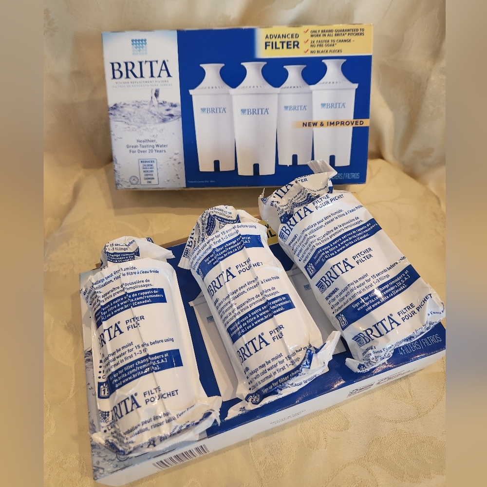Brita Pitcher Replacement Filters in Blue and White - 7 Total - NEW